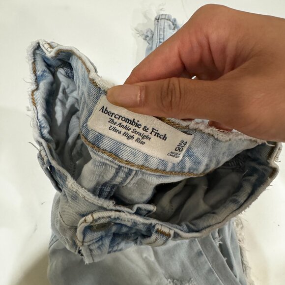 abercrombie and fitch light wash distressed high waisted jeans - Picture 2 of 3